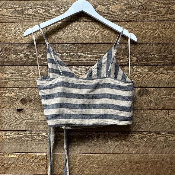 ASTR The Label Navy & Tan Stripe Linen-Blend Crop Top & Culottes Set - Size XL - Picture 5 of 11
